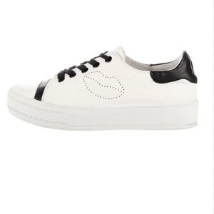 Alice +Olivia off white platform sneakers with dust bag